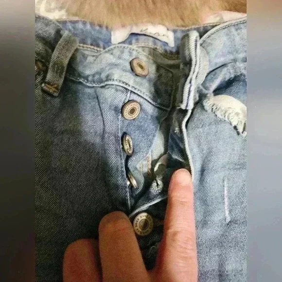 Kancan light wash distressed skinny jeans! - Picture 8 of 8